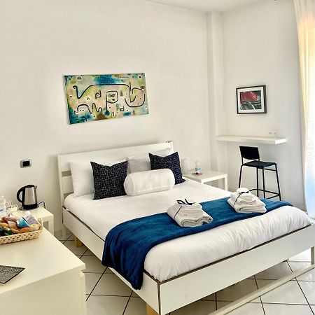Suite 84 Holiday Home Салерно Экстерьер фото