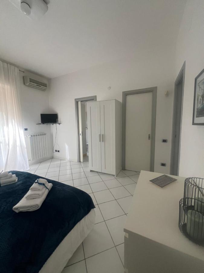 Suite 84 Holiday Home Салерно Экстерьер фото