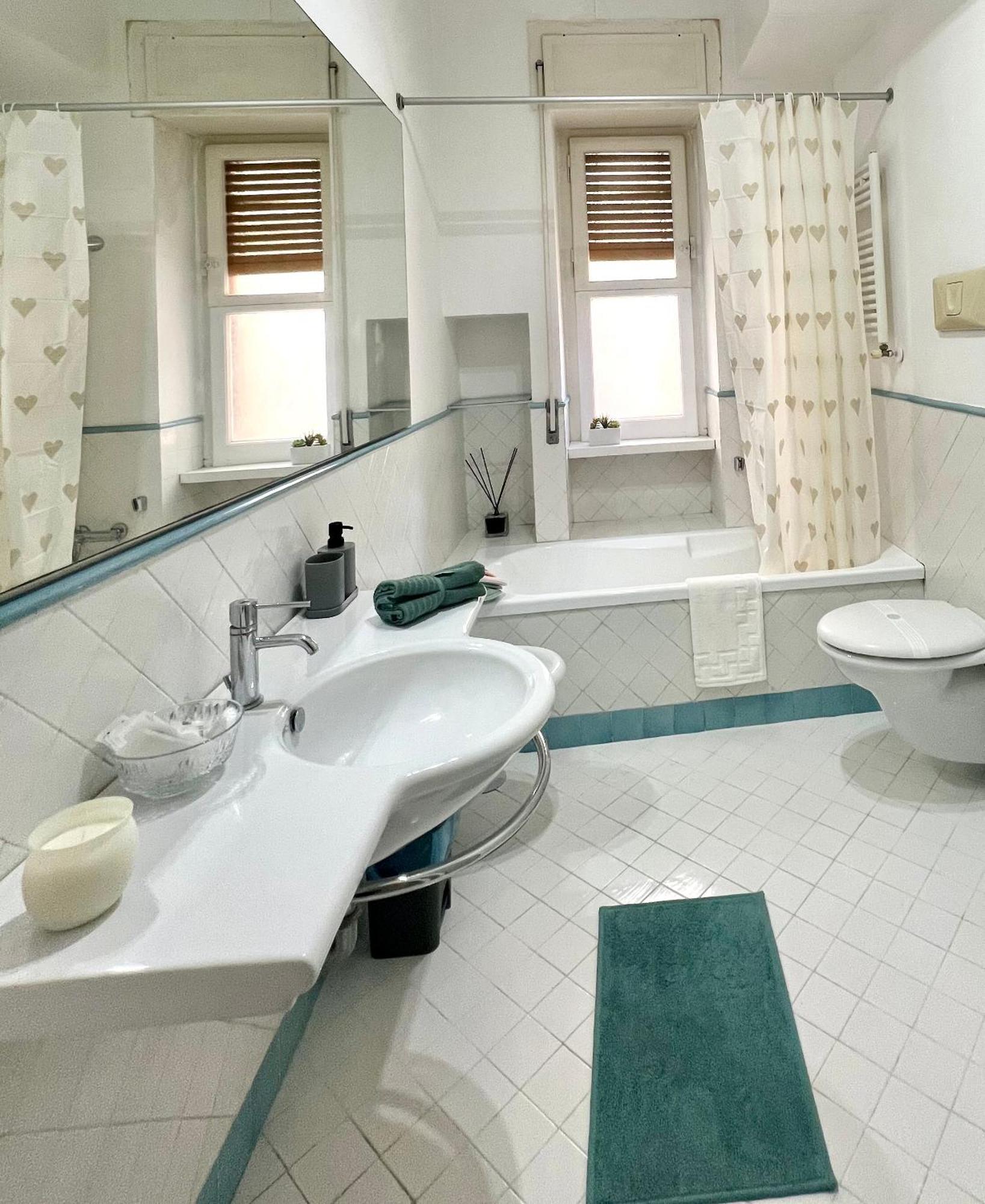 Suite 84 Holiday Home Салерно Экстерьер фото