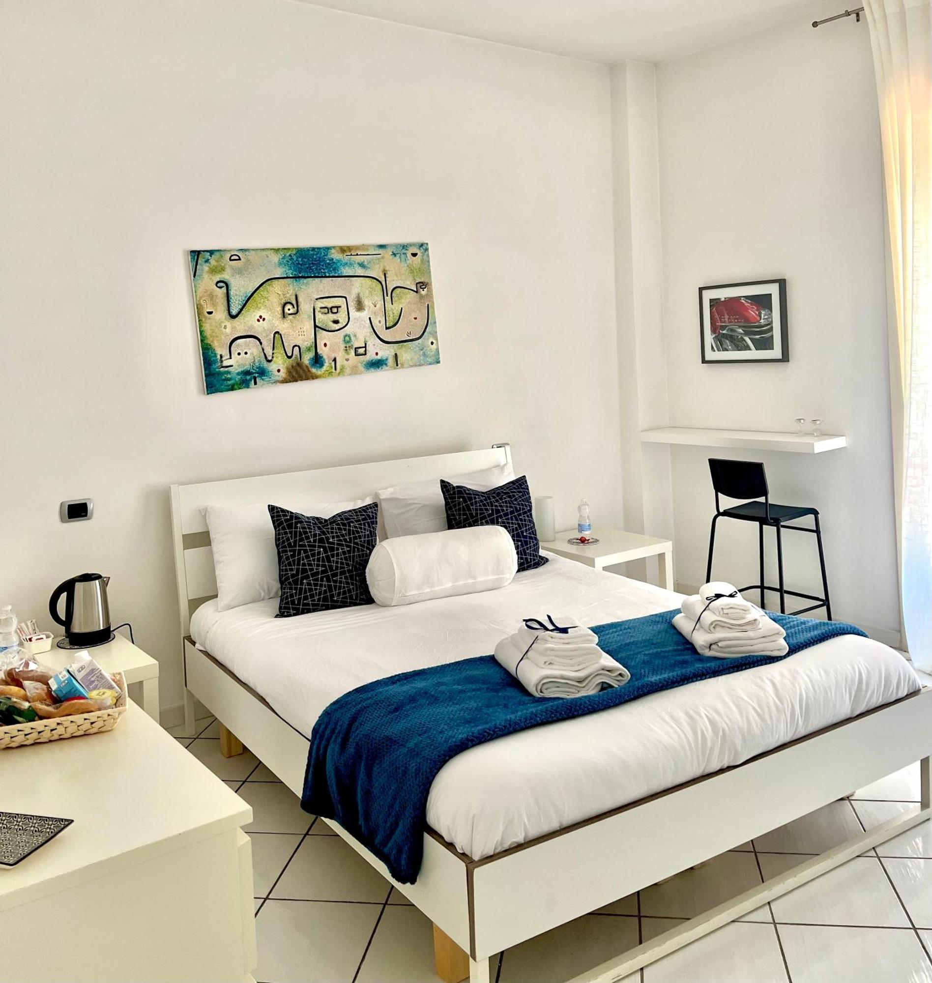 Suite 84 Holiday Home Салерно Экстерьер фото
